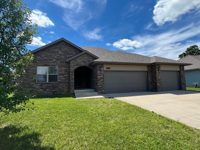 Building Photo - 4 bedroom home in Republic MO!