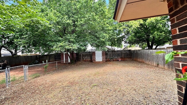 Building Photo - 915 Delmar Cir
