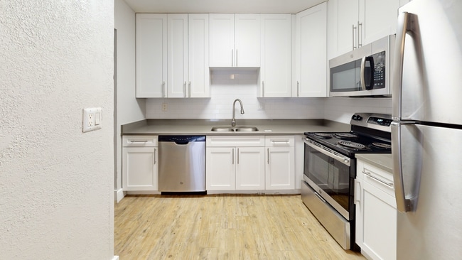 Nuccio - Kitchen.jpg
