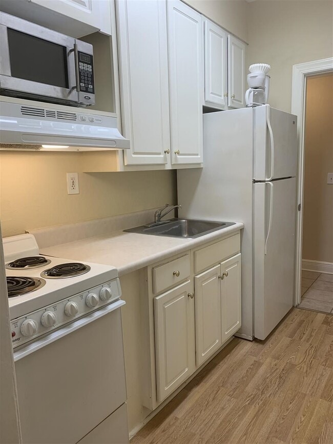 Photo - 411 E 7th Ave Unit D