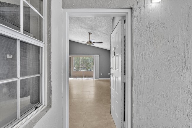 Photo - 2850 N Oakland Forest Dr Unit 313