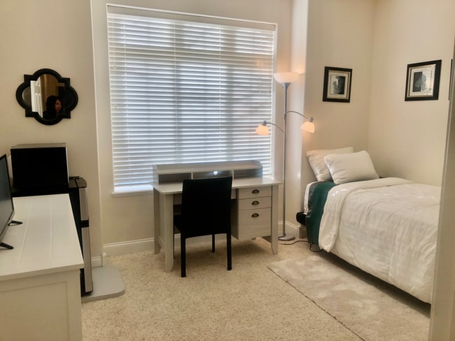 Photo - 6 Notting Hill Ln