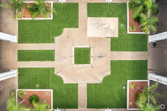 Patio - Falls of Alta Vista