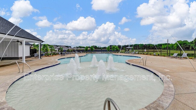 Photo - 80 Burr Oak Cv