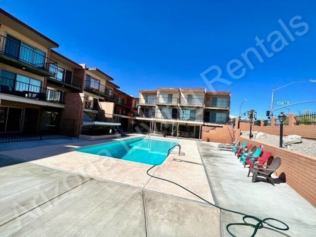 Photo - DOWNTOWN LAKEVIEW CONDO