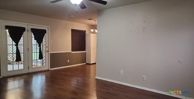 Photo - 413 Stone Gate Dr