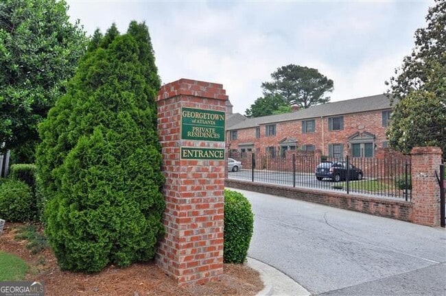 Building Photo - 3097 Colonial Way Unit P