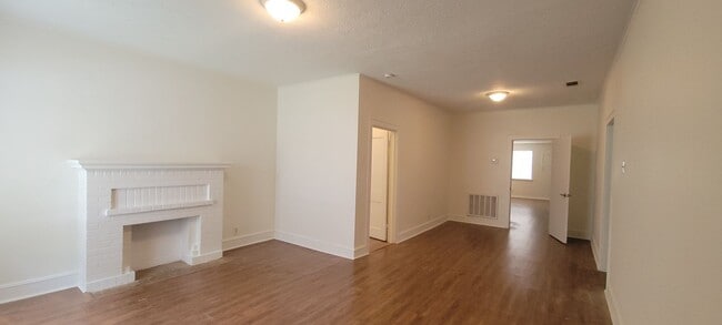 Photo - 3633 W College St