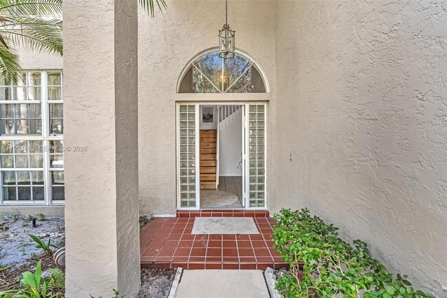 Photo - 2927 Bogota Ave