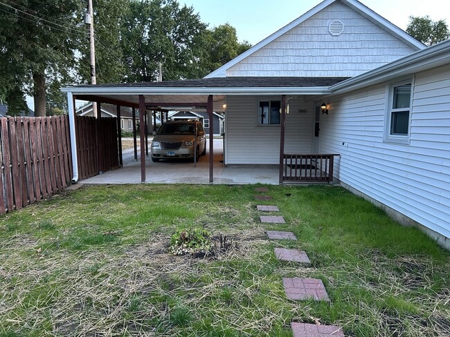 Photo - 158 E Monroe St