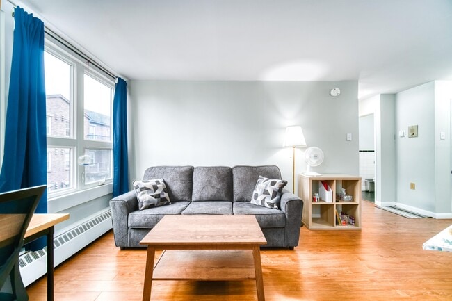 Photo - 5222-5222 Green St Unit 43