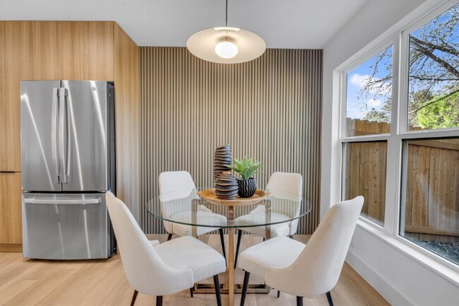 Photo - 1904 Albury Cove Unit C