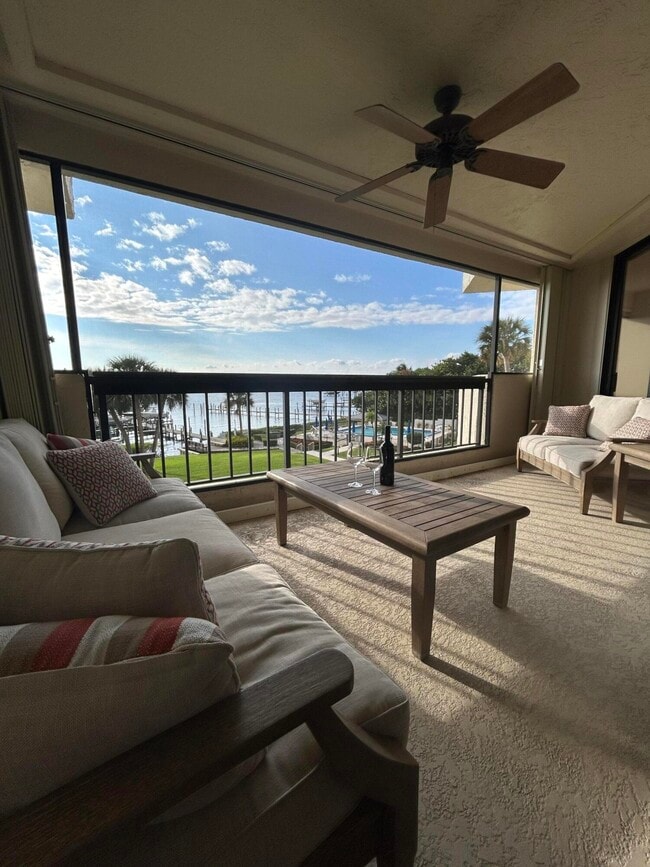 Photo - 625 NW North River Dr Unidad 303