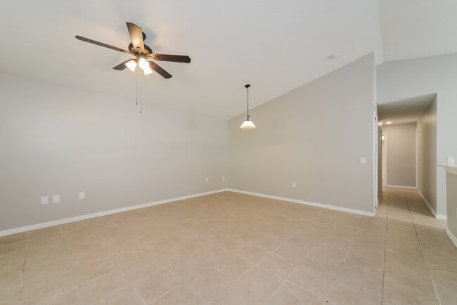 Photo - 326 Daniels Pointe Dr