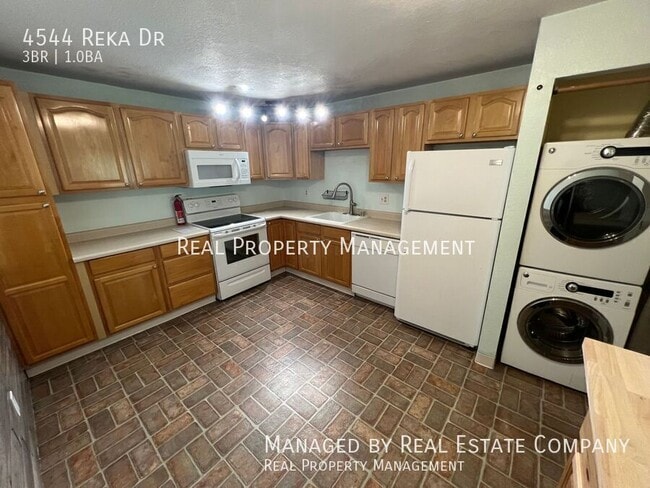 Photo - 4544 Reka Dr