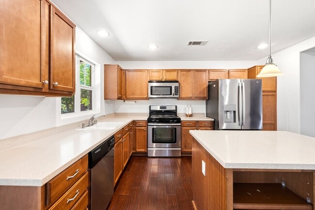 Photo - 4 bedrooms / 3 bathroom OPEN floor plan HOUSE for rent in LANCASTER