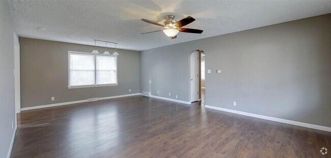 Building Photo - Updated 2bedroom near ISU Rental