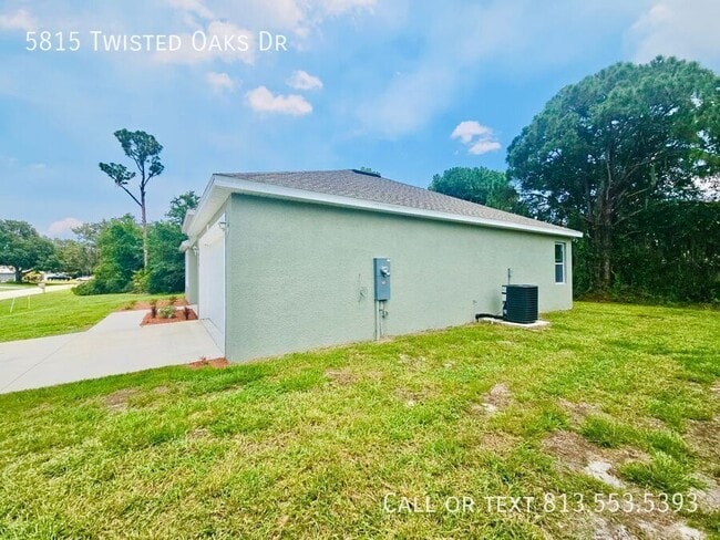 Photo - 5815 Twisted Oaks Dr
