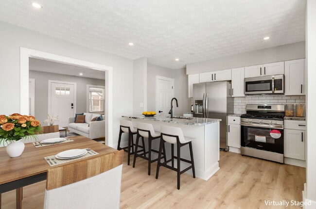 Photo - 2 Bedroom - Beautifully renovated, modern townhome close to downtown Columbus! Unit Apt 8