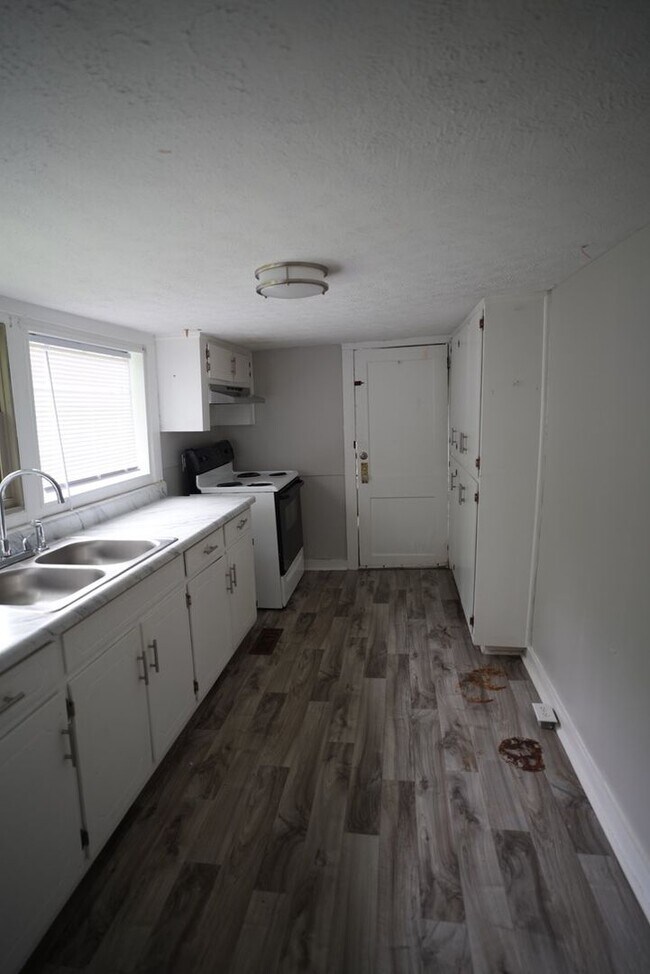 Photo - 1415 Hatcher Ave SE
