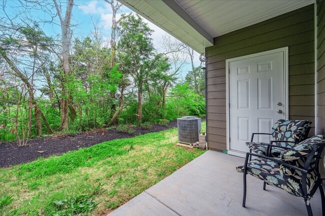 Photo - Bright 3-Bed End-Unit Townhome in Cedar Station with Modern Finishes & Private Outdoor Spaces