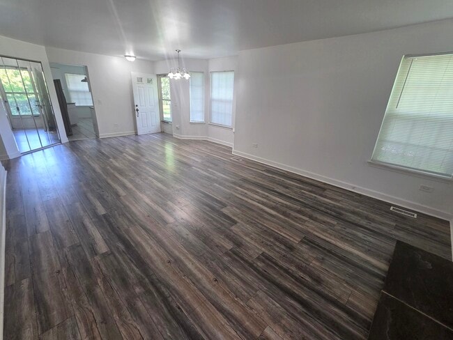 Photo - 2213 Camden Ln