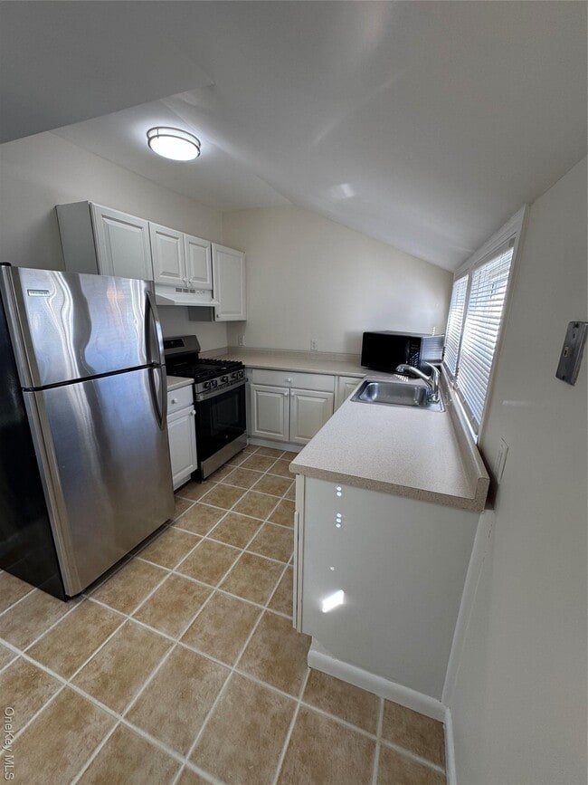 Photo - 103 Pacific Blvd Unidad Upstairs