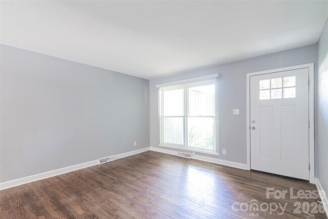 3331 Erskine Dr