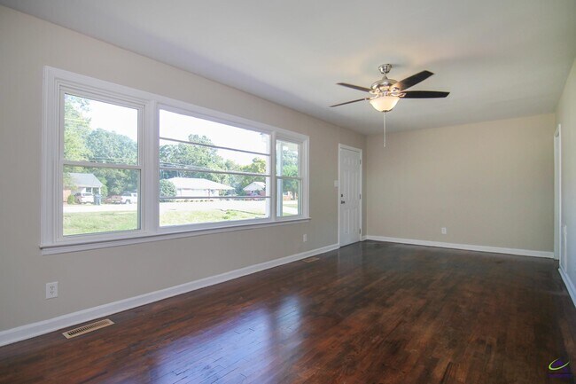 Photo - 1005 Green St