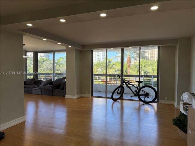 Photo - 19101 NE 36th Pl Unit 406