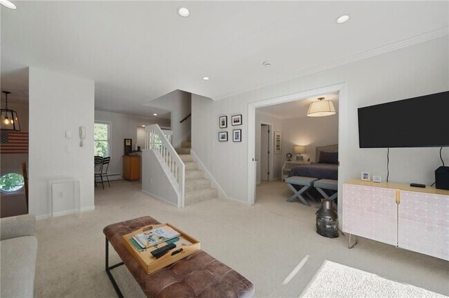 364 Bellevue Ave