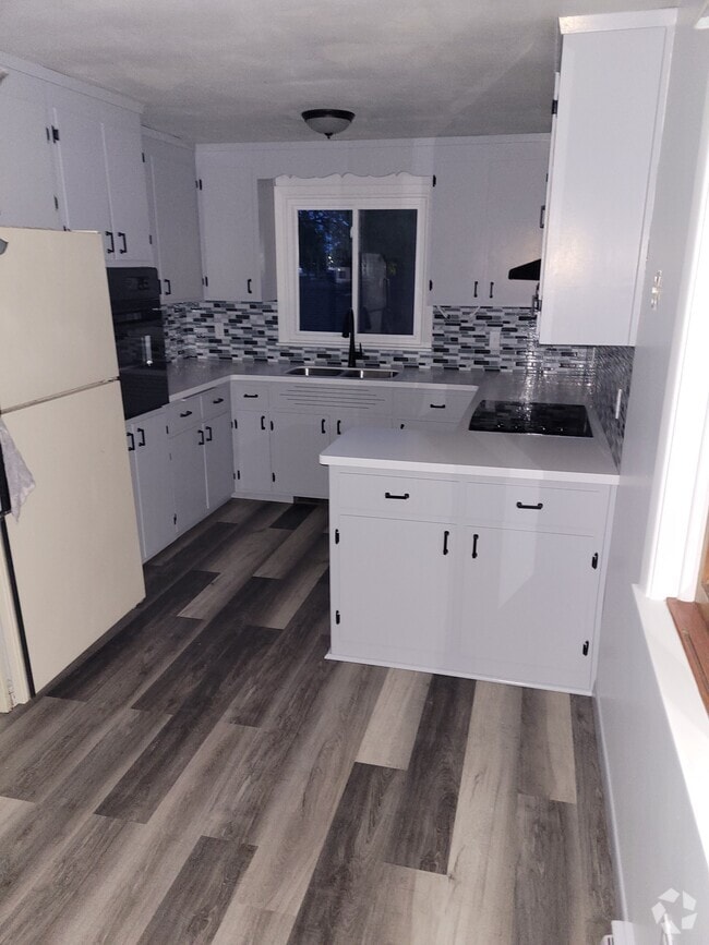 Building Photo - 194 11th Ave Unit 2 Rental