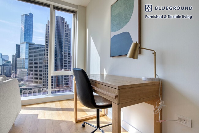 Photo - 340 E North Water St Unidad FL25-ID1001