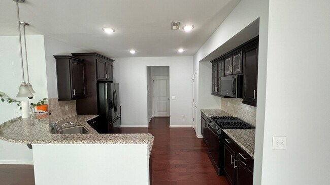 Photo - 421 Durants Neck Ln