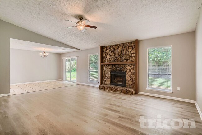 Photo - 9980 Lake Forest Way