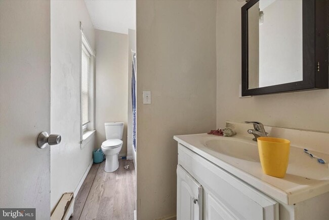 Photo - 13 E 21st St Unit A