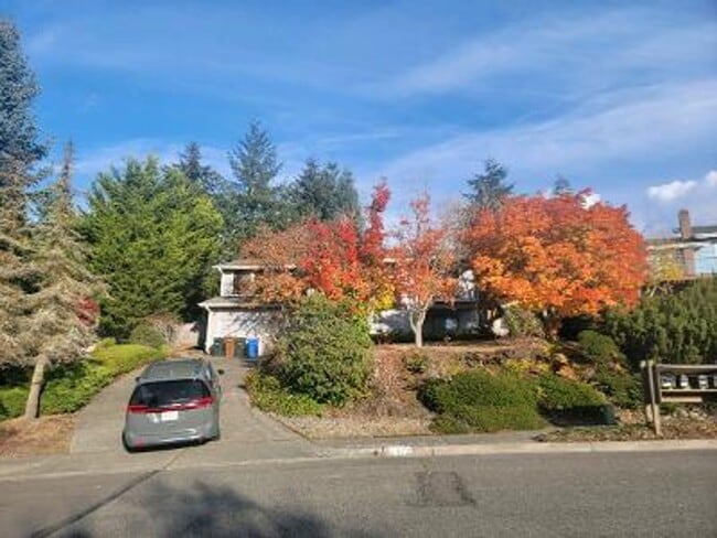 Photo - Classic North Tacoma 4 Bedroom Tri-Level with Peak a Boo View!