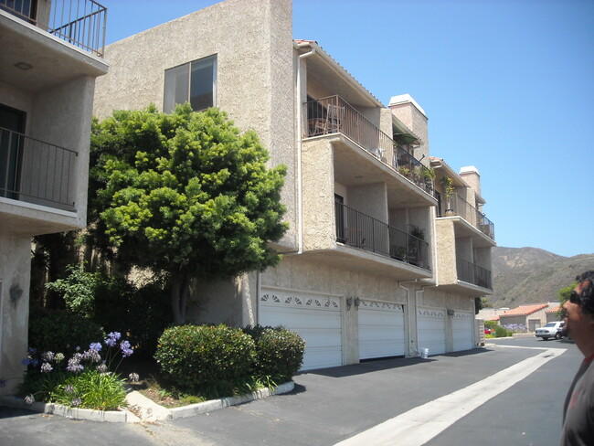 Photo - Tri-Level Seaview Condo with Amazing Ocean Views!