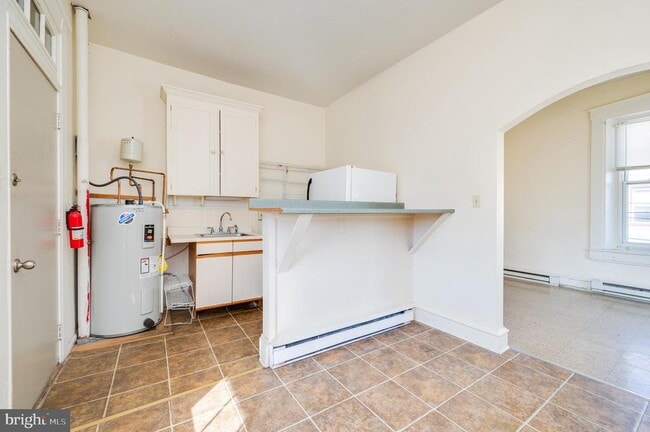 Photo - 302 W Main St