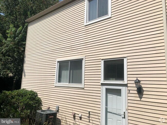 Building Photo - 9244 Jamison Ave Rental