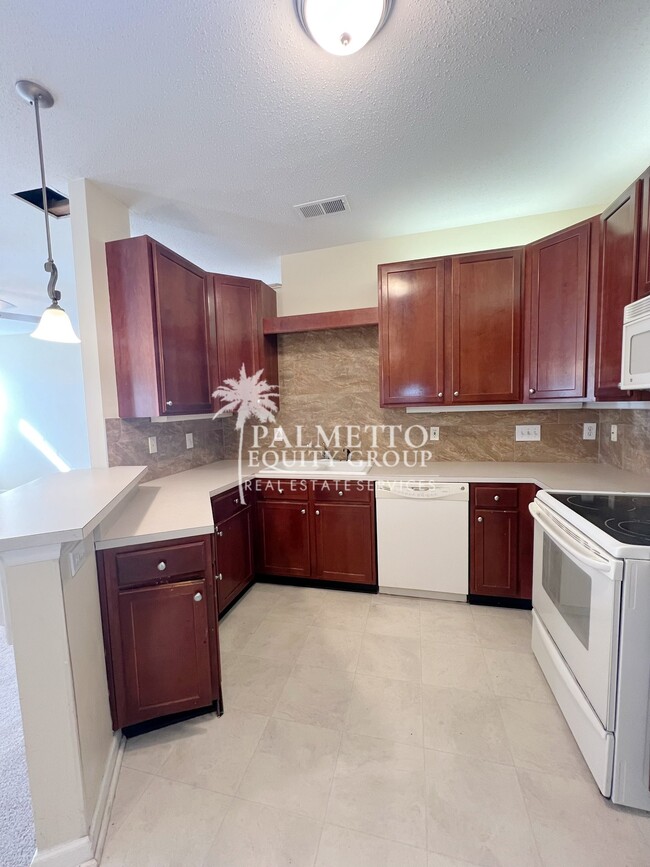 Photo - 3001 Greystone Point Unit F