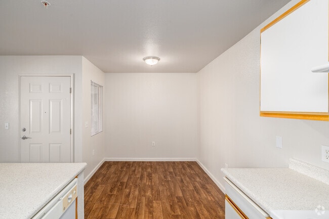 2BR, 1BA 818SF - Dining Room