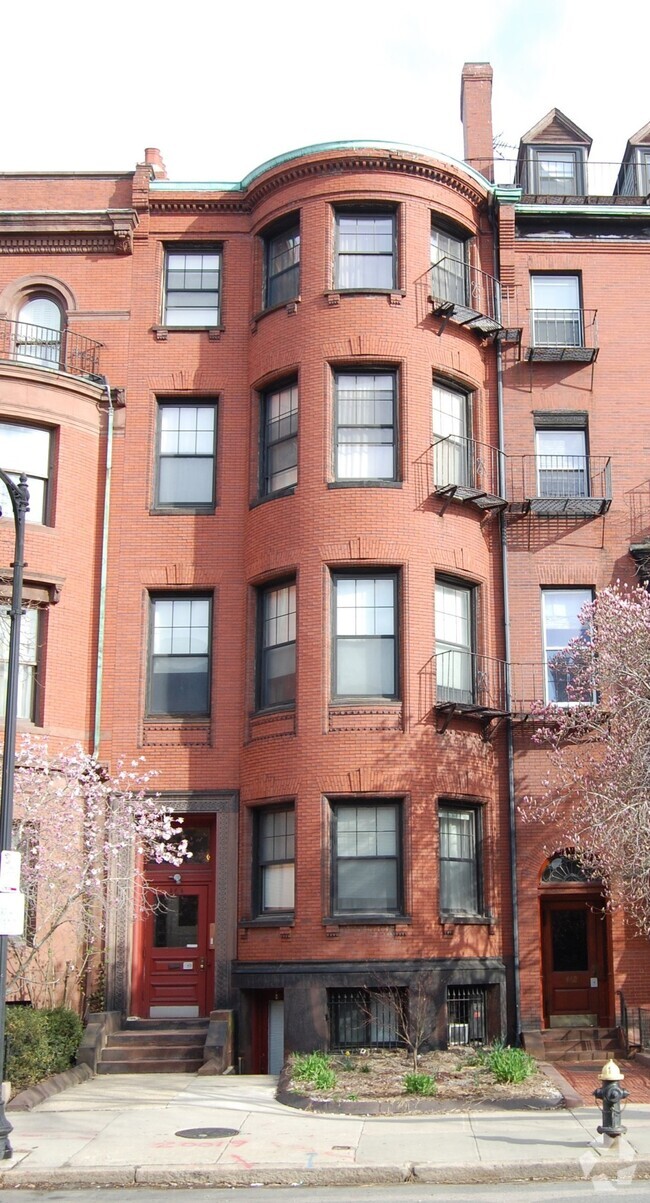 Building Photo - 464 Beacon St Unit 464 Beacon #2F Rental