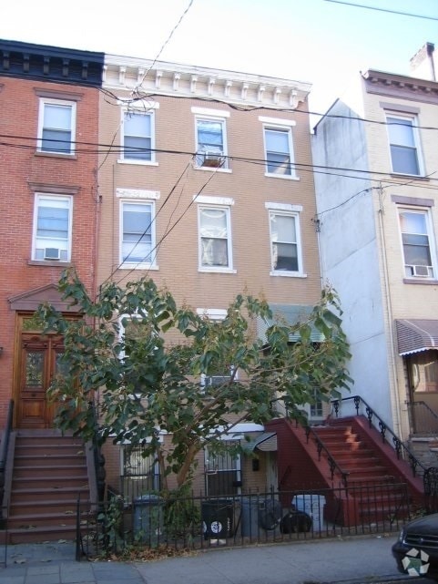 Building Photo - 236 Garden St Unit 3 Rental