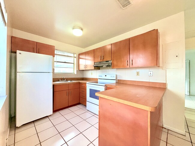 Photo - 800 NE 14th St