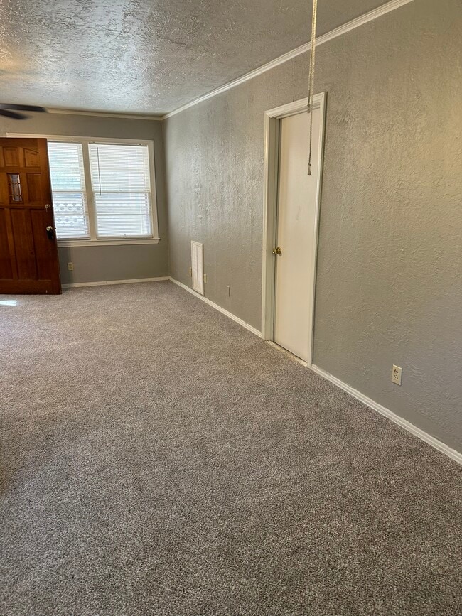 Photo - 409 W Johnson St House