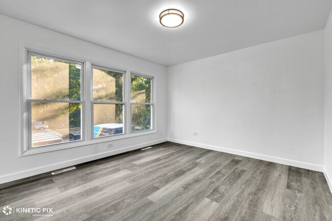 Photo - 18888 Oak Ave