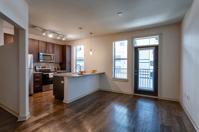 Photo - Artisan on 18th