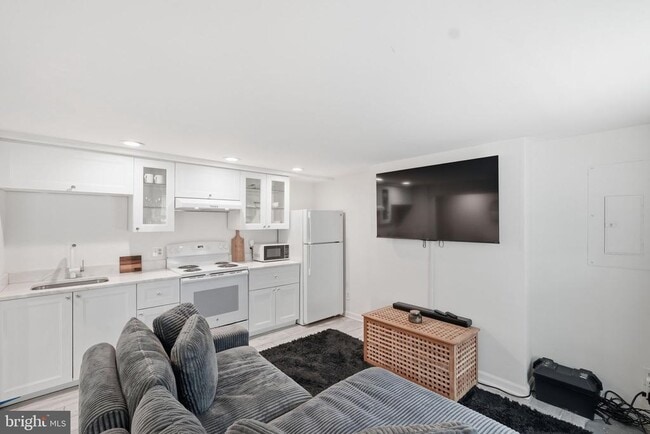 Photo - 708 I St SE