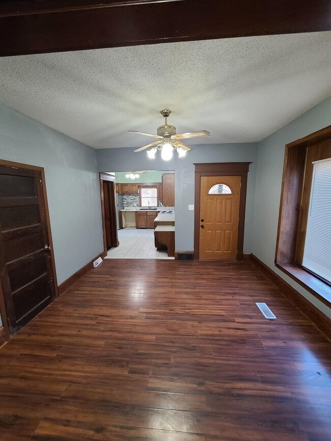 Photo - 1102 Baltimore St